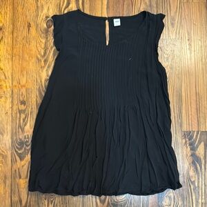 Old Navy Black Sleeveless Pleated Blouse